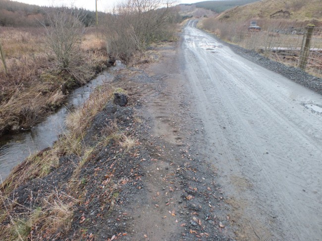 Road scraping and the bund have been pushed over the bank top towards the burn. There is nothing to stop sediment loaded run off reaching the burn uncheckedunchecked. 