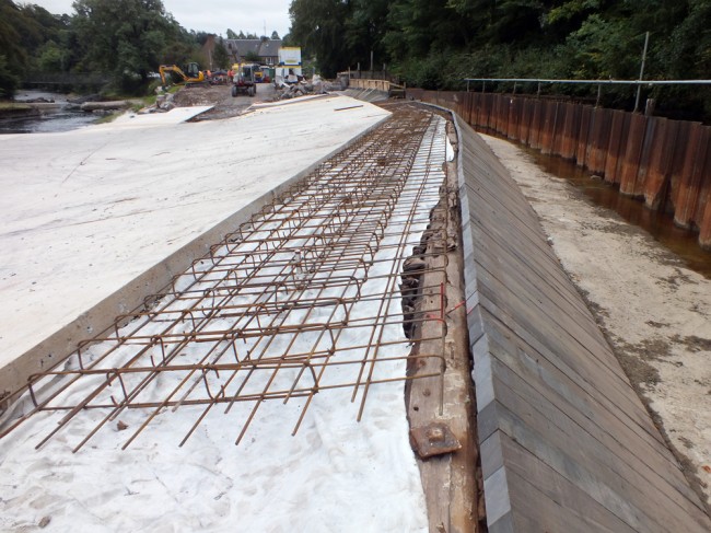 The reinforcement placed at the crest of the weir prior to concreting and capping.